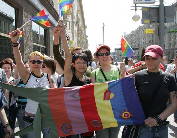 3. Menschen versammeln sich in der Tverskaya/Stra&szlig;e, um f&uuml;r die Rechte Homosexueller yu demonstrieren. &copy; 2007 Reuters Limited.