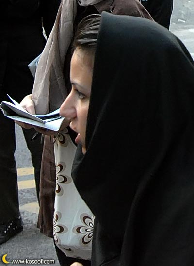 Elnaz Ansari is a journalist with <em>Etemaad</em> newspaper.

