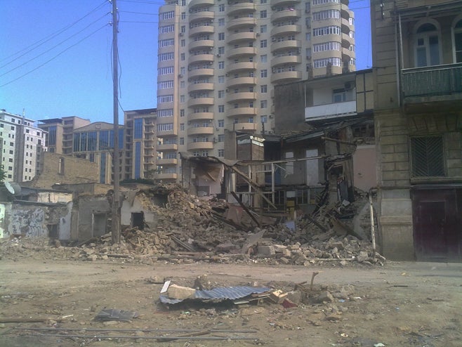 A recently destroyed house in Central Baku (Photo courtesy of Human Rights Watch).