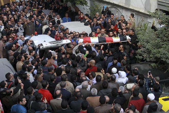 مصر ـ مقتل متظاهرين يحيون ذكرى الثورة   Human Rights Watch
