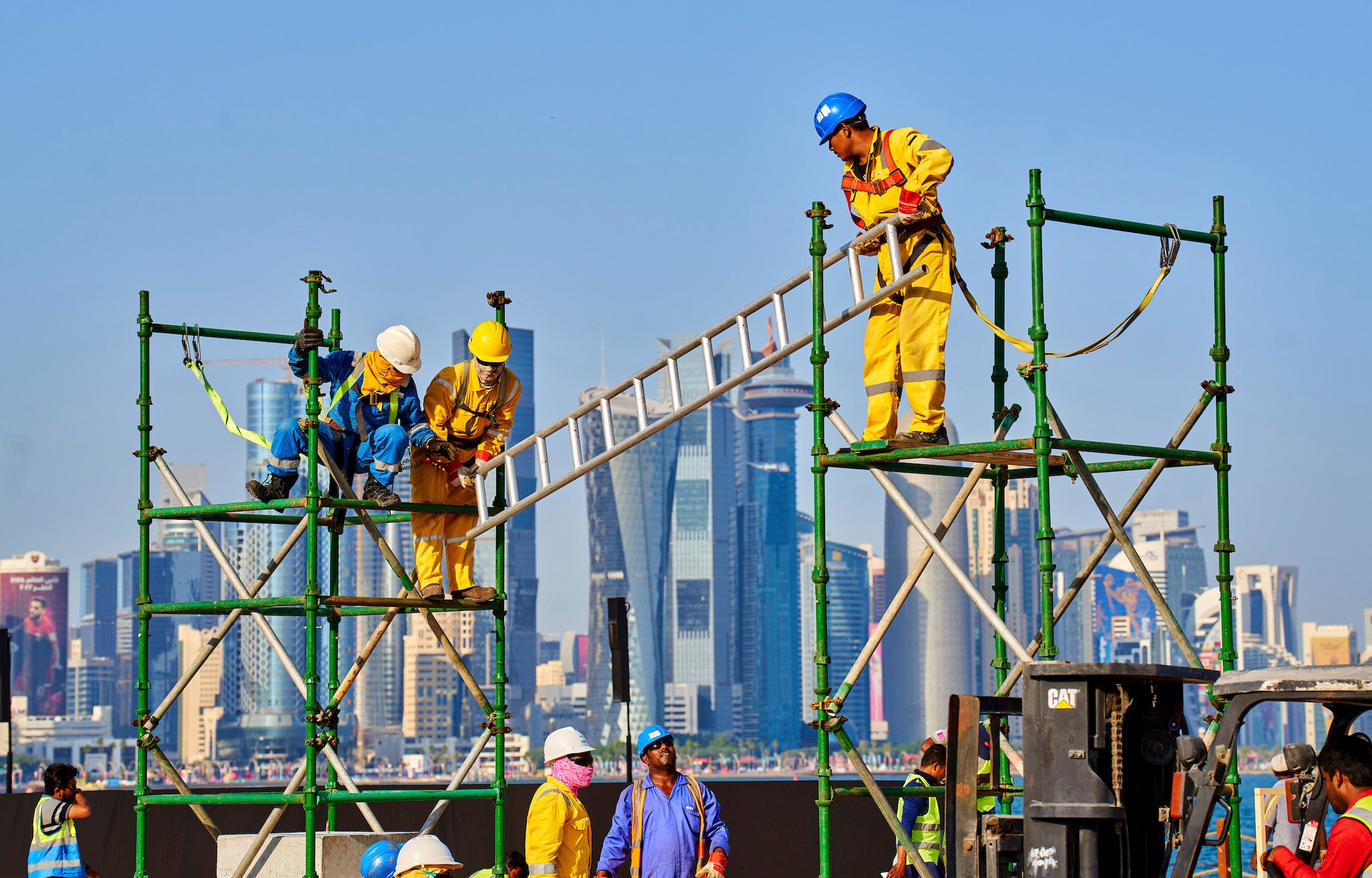 عمال بناء في الدوحة، قطر