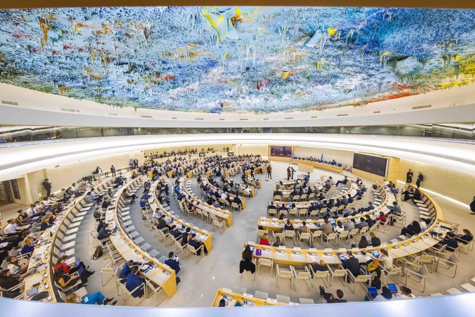المندوبون يحضرون اليوم الافتتاحي للدورة الـ 50 لـ "مجلس حقوق الإنسان التابع للأمم المتحدة" في جنيف، 13 يونيو/حزيران 2022.
