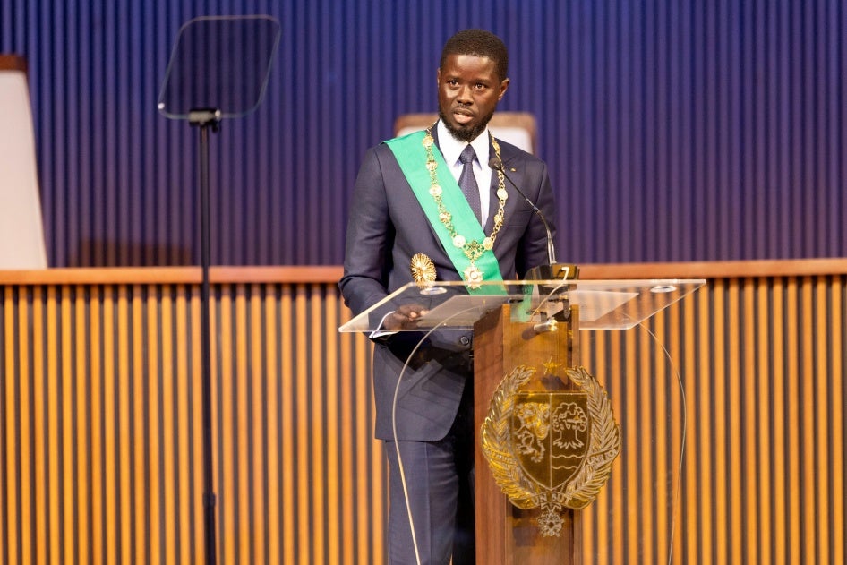 Bassirou Diomaye Faye prononce son discours d'inauguration après son investiture en tant que président du Sénégal à Dakar, Sénégal, le 2 avril 2024.