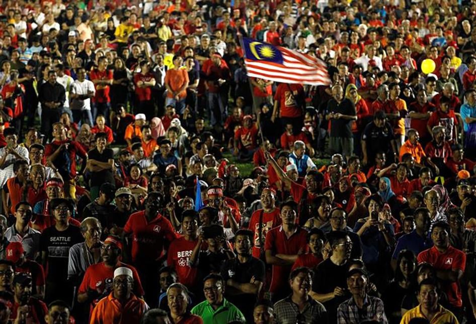 201801wr_malaysia_human_rights Orang ramai menyertai perarakan antikleptokrasi di Petaling Jaya, berdekatan Kuala Lumpur, Malaysia pada 14 Oktober, 2017.