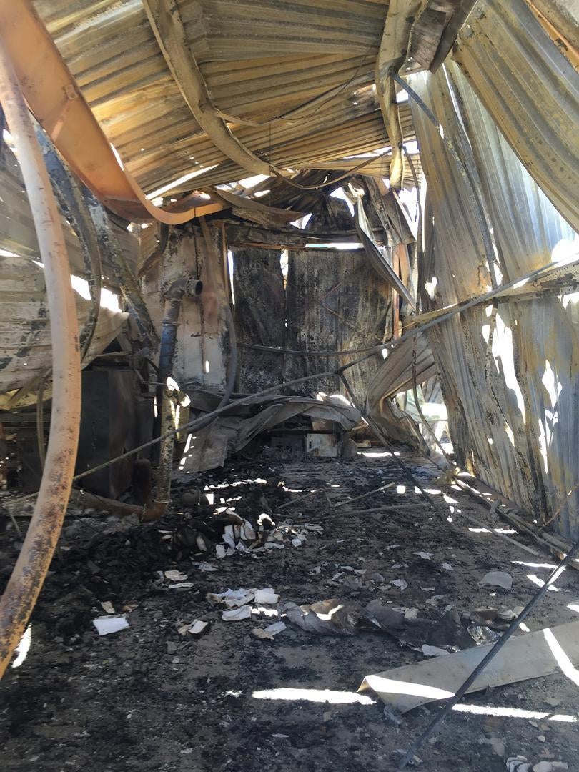 Décombres d’un entrepôt du complexe industriel d’al-Shibab (Yémen), suite à des frappes aériennes menées par la coalition dirigée par l’Arabie saoudite, les 29 et 30 janvier 2016.