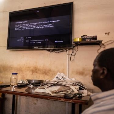 A television shows the cut signal of the France 24 channel, hours after Burkina Faso’s military government suspended the channel on March 27, 2023. 