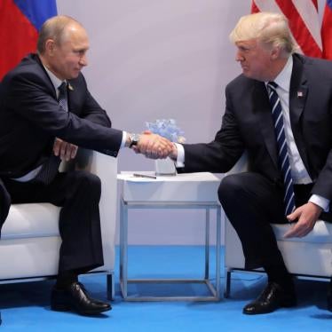 Putin & trump shakes hands