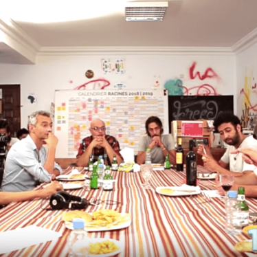 Screenshot from an episode of the online show “1 Dîner 2 Cons”, recorded in Casablanca, Morocco. 
