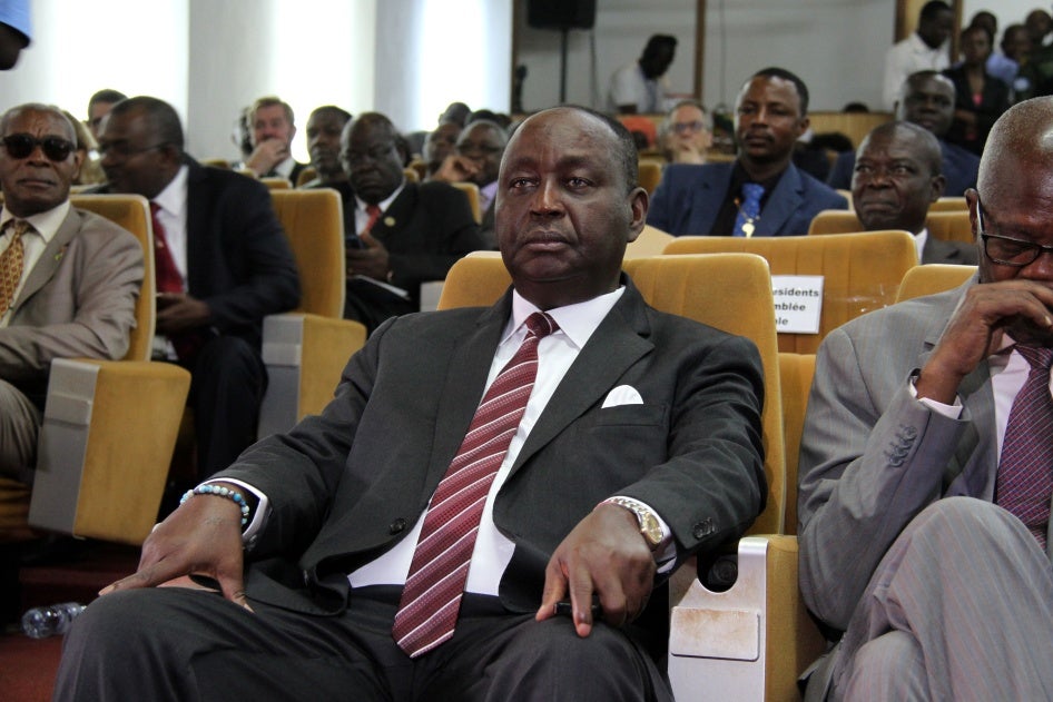 François Bozizé, ancien président de la République centrafricaine, assis