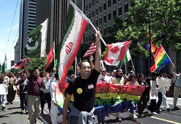 4.of Al Fatiha, a group for LGBT Muslims, in the Pride March in San Francisco, US, June 24 © 2001 Reuters Limited.

