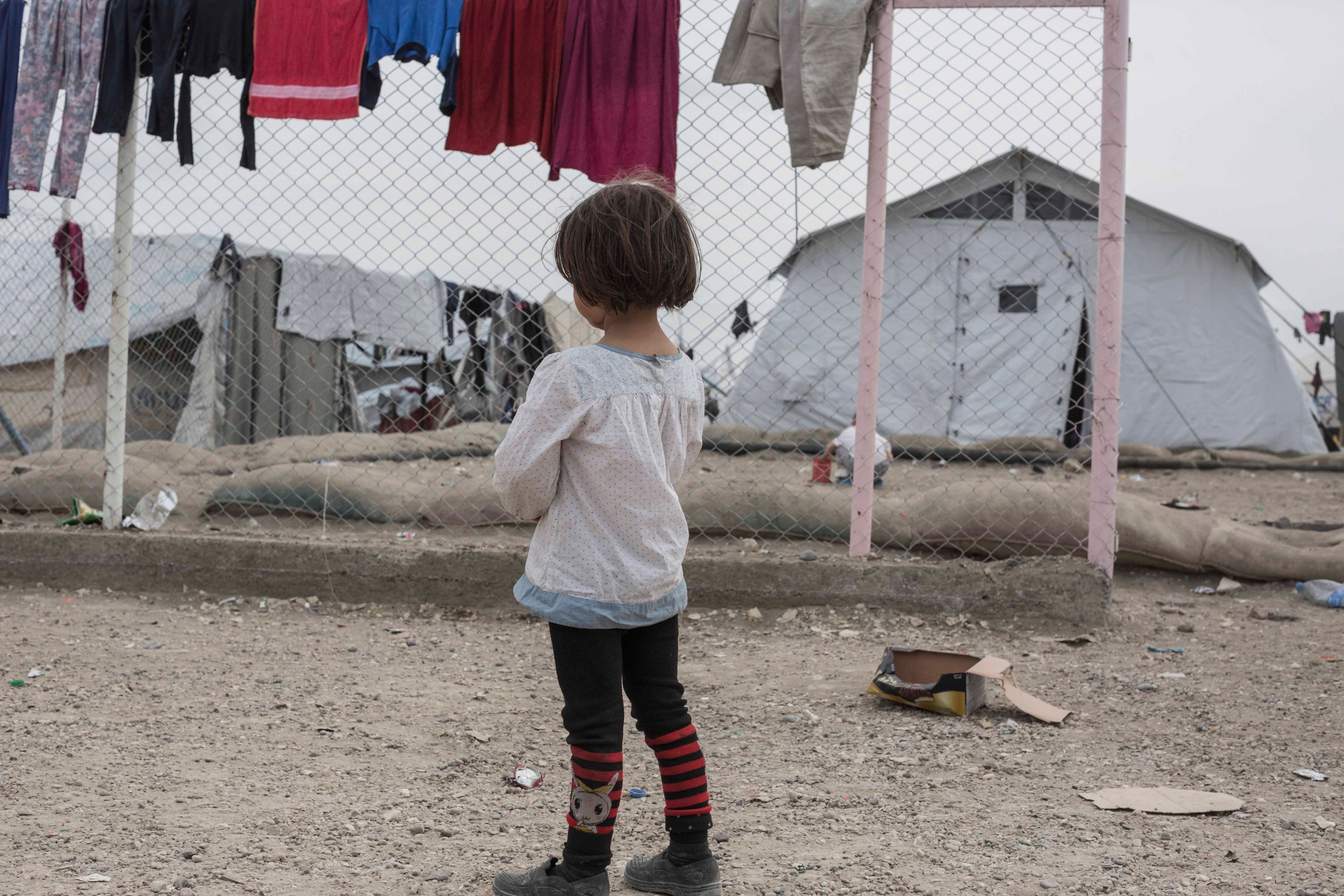 girl in al-Hol camp