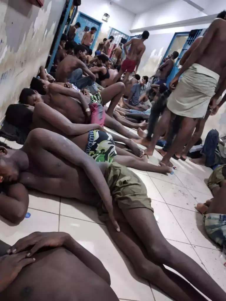 Hundreds of Ethiopian migrants detained in unsanitary and abusive conditions at the Jizan immigration detention facility in Jizan City, Saudi Arabia, after being forcibly expelled from Yemen, April 2020. © 2020 private