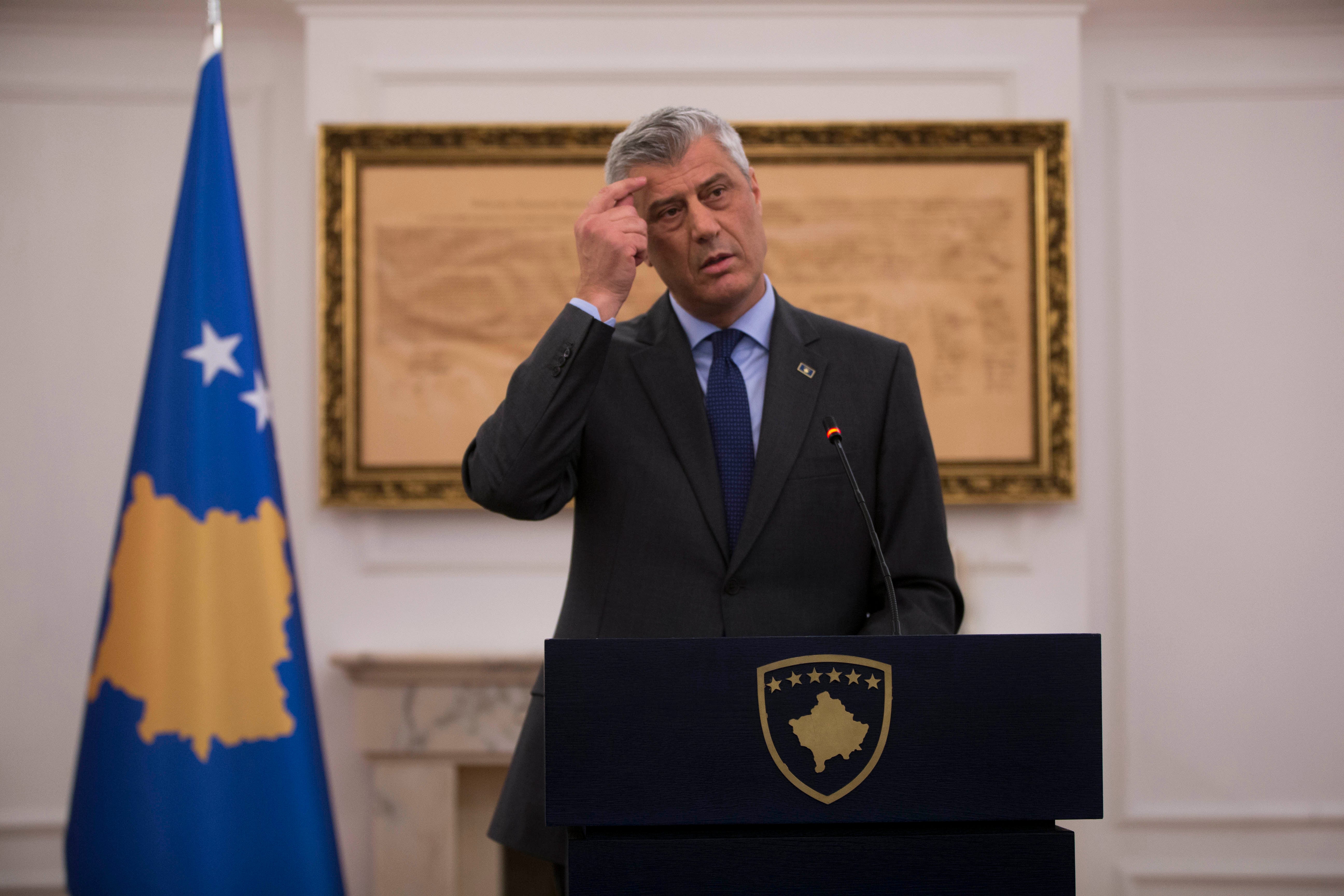 Ish-Presidenti i Kosovës Hashim Thaçi gjatë një konference për shtyp në Prishtinë, 21 janar 2019.