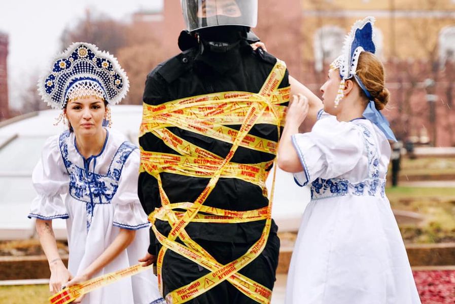 Перформанс Pussy Riot "Осторожно, хрупкое!", Москва. 28 ноября 2020 года.