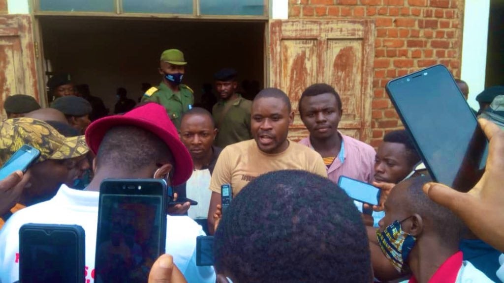 Des membres du mouvement citoyen Lucha après leur acquittement par un tribunal militaire du territoire de Beni, en République démocratique du Congo, le 20 janvier 2021.