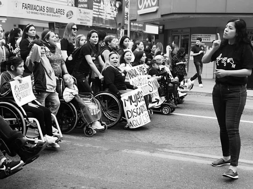 Mujeres con discapacidad manifestándose el 8 de marzo de 2020 contra la violencia contra la mujer.