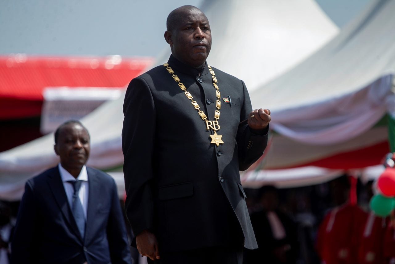 Le président burundais Evariste Ndayishimiye lors de son investiture le 18 juin 2020. Le président Ndayishimiye a pris le pouvoir deux mois plus tôt que prévu après le décès soudain de son prédécesseur, Pierre Nkurunziza.