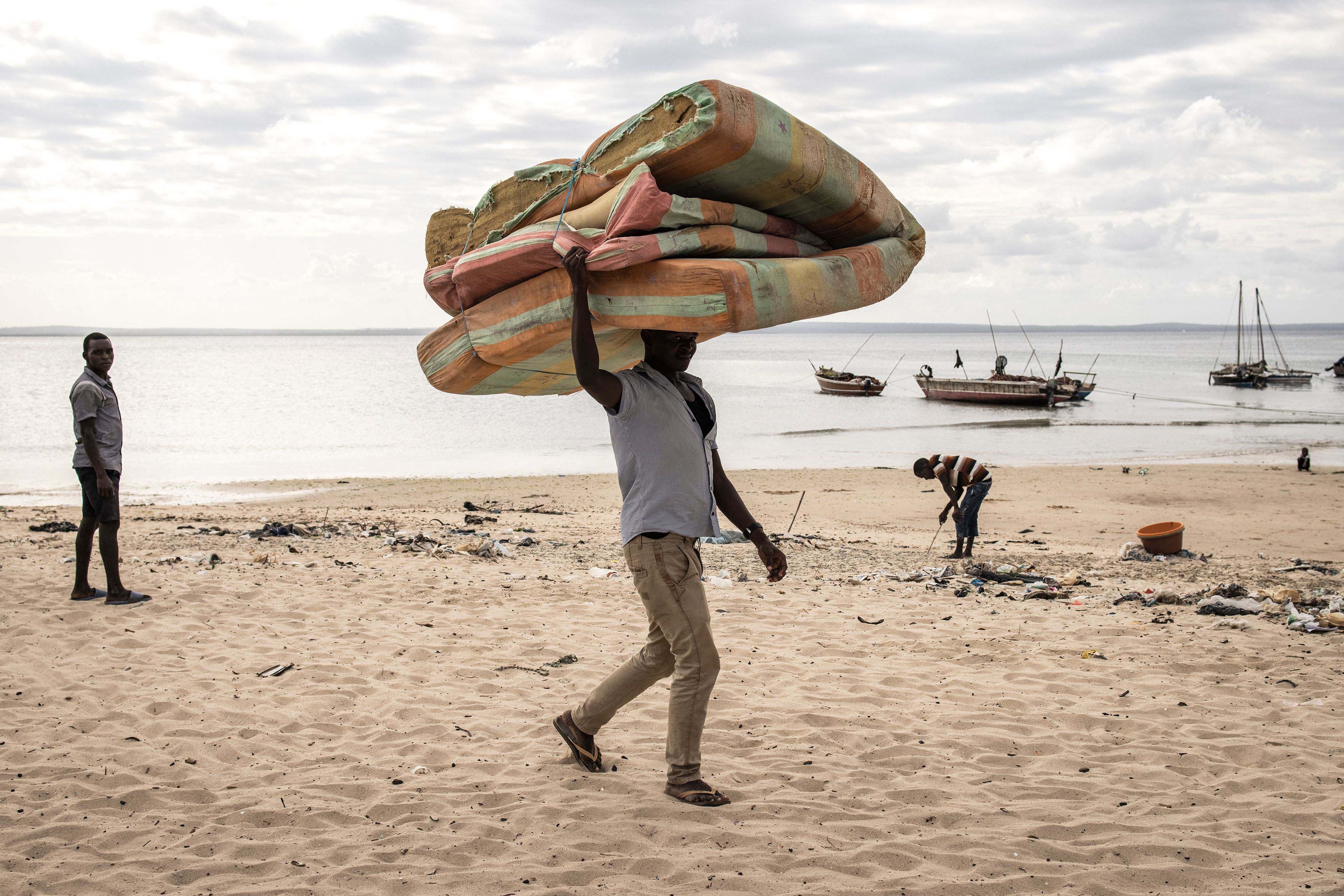 Mozambique: Civilians Prevented from Fleeing Fighting