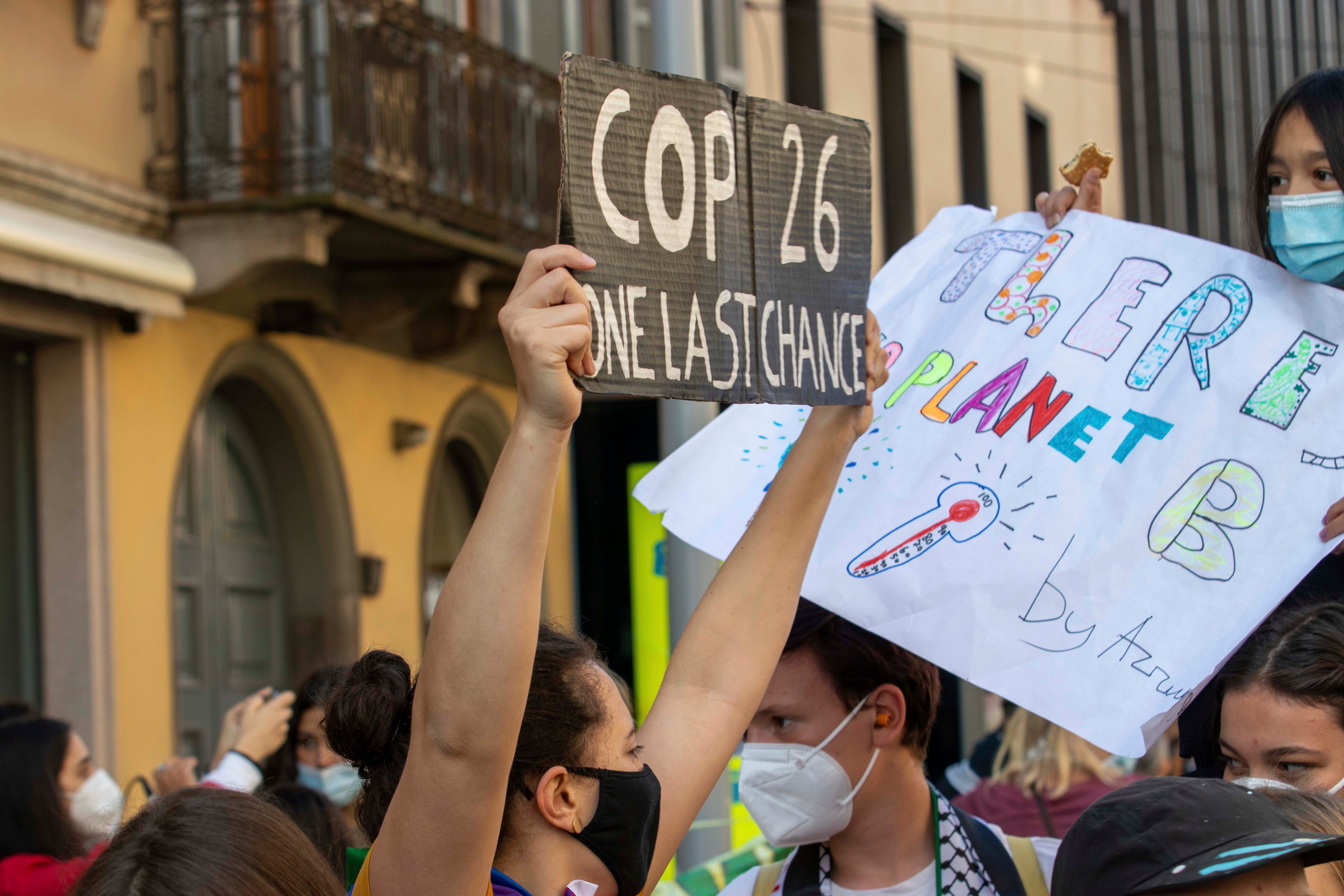 1 октября 2021 года по случаю Молодежного климатического саммита и Предварительного климатического саммита - 26 50,000 человек присоединились к школьной забастовке "Пятницы во имя будущего" в Милане, Италия.