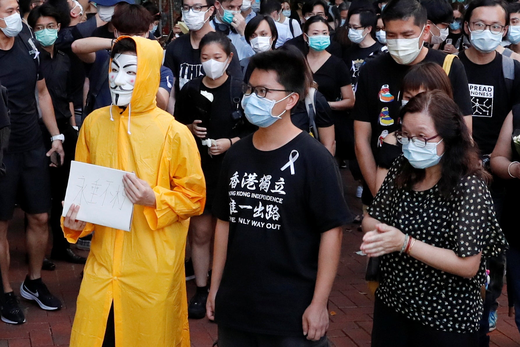 Hong Kong: Hukuman Keras untuk Meneriakkan Slogan