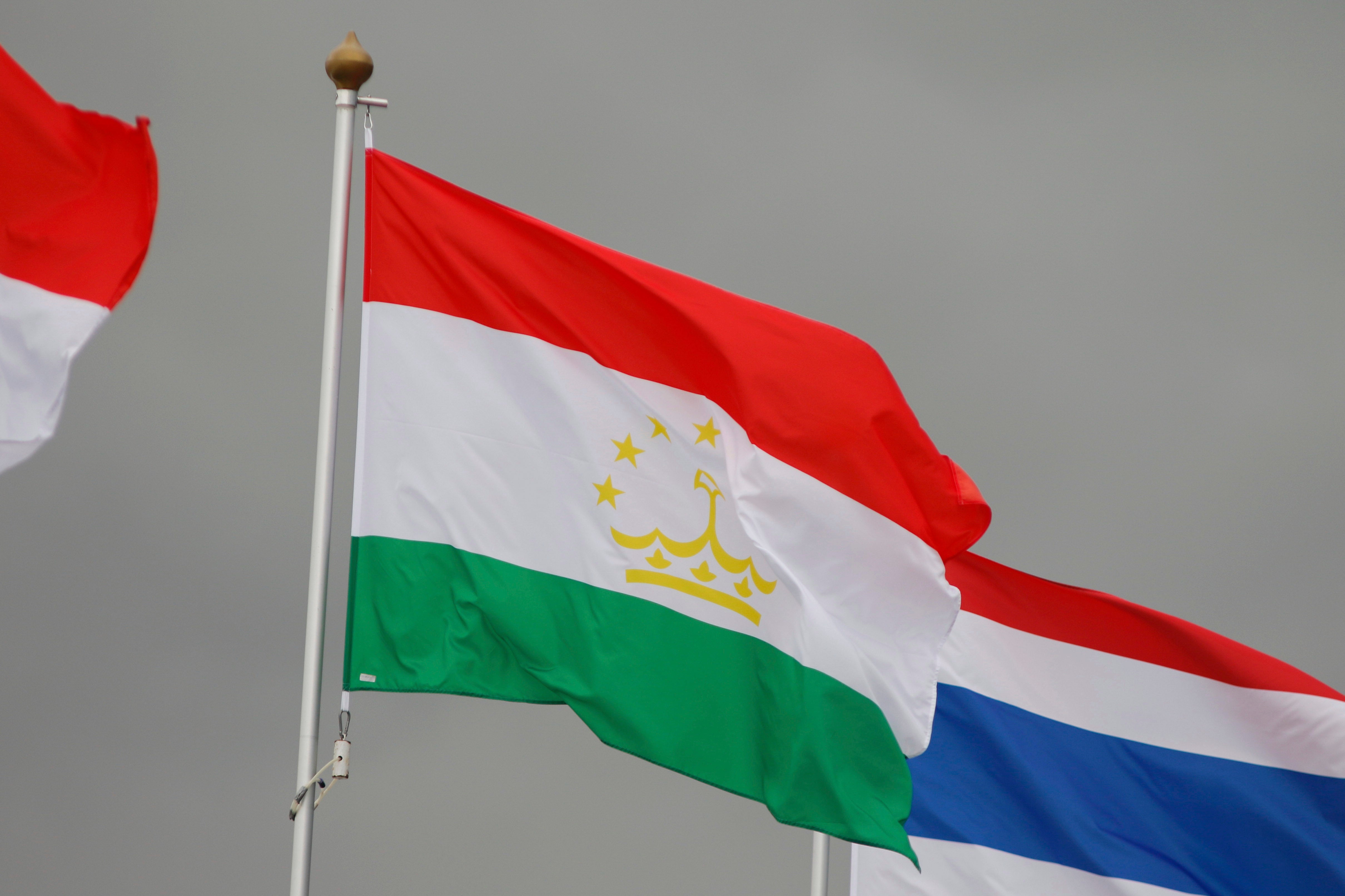 Государственный флаг Таджикистана. 
