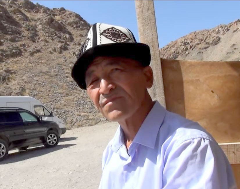 Матиса Надыров, 58 лет, хозяин птицефермы, был убит 16 сентября 2022 г., после того, как таджикистанские силы заняли его ферму. Кыргызстан. © 2022 Частное фото.
