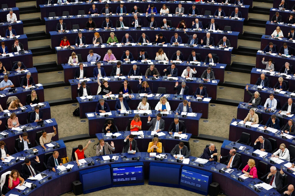 Legisladores europeus votam sobre questões de mudança climática no Parlamento Europeu em Estrasburgo, leste da França, em 13 de setembro de 2022.