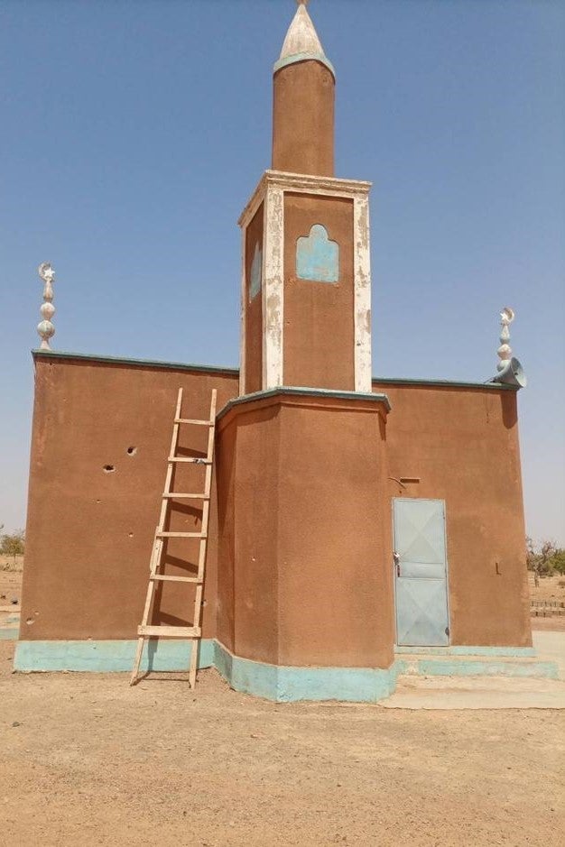 La mosquée de Karma, dans la province du Yatenga au Burkina Faso, avec des traces de balles tirées le 20 avril 2023 par des hommes qui semblaient être des soldats burkinabè. Photo prise le 27 avril 2023.