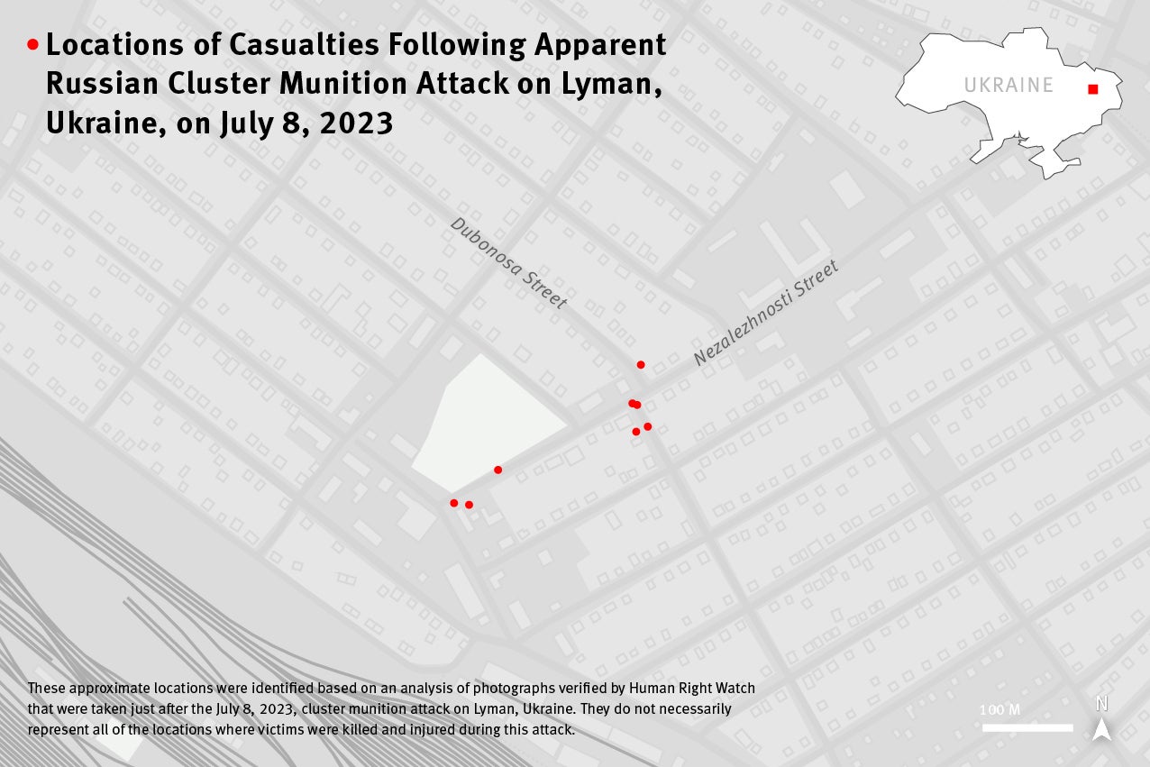 arte montrant le quartier de Lyman, dans la région de Donestk en Ukraine, qui a été touché par une présumée attaque russe menée avec une arme à sous-munitions le 8 juillet 2023. Les points rouges indiquent les principaux sites où des civils ont été tués ou blessés.