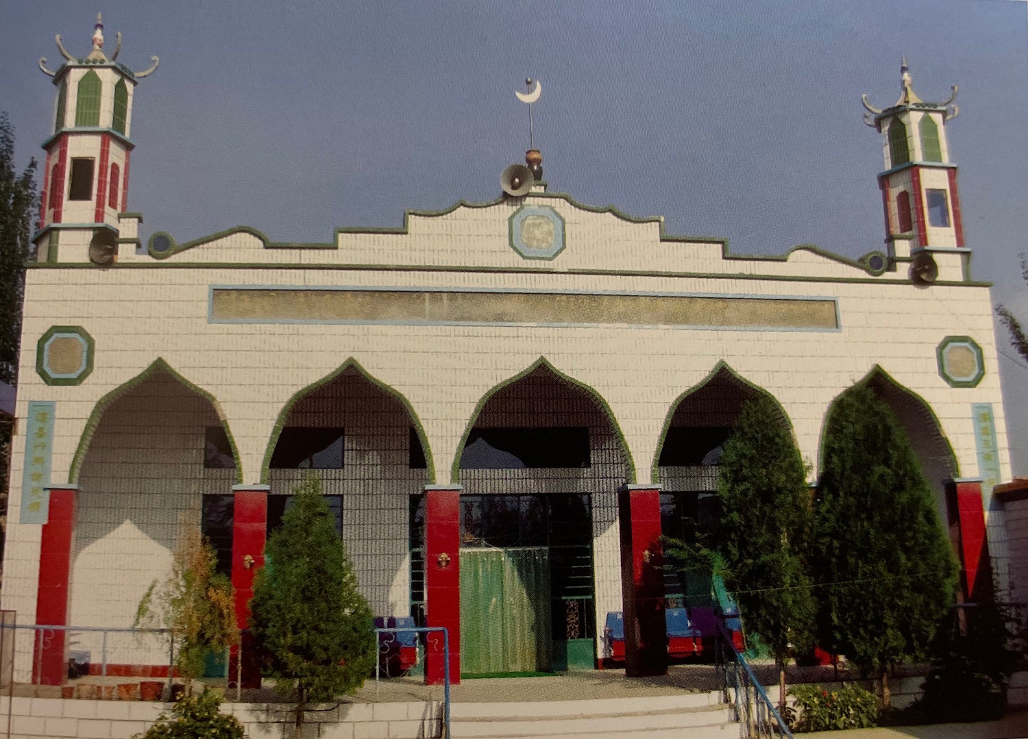 La Mosquée de Liaoqiao Sud (district de Litong), dans la ville de Wuzhong, située dans la Région autonome Hui du Ningxia, en Chine. Photo prise en 2009.   