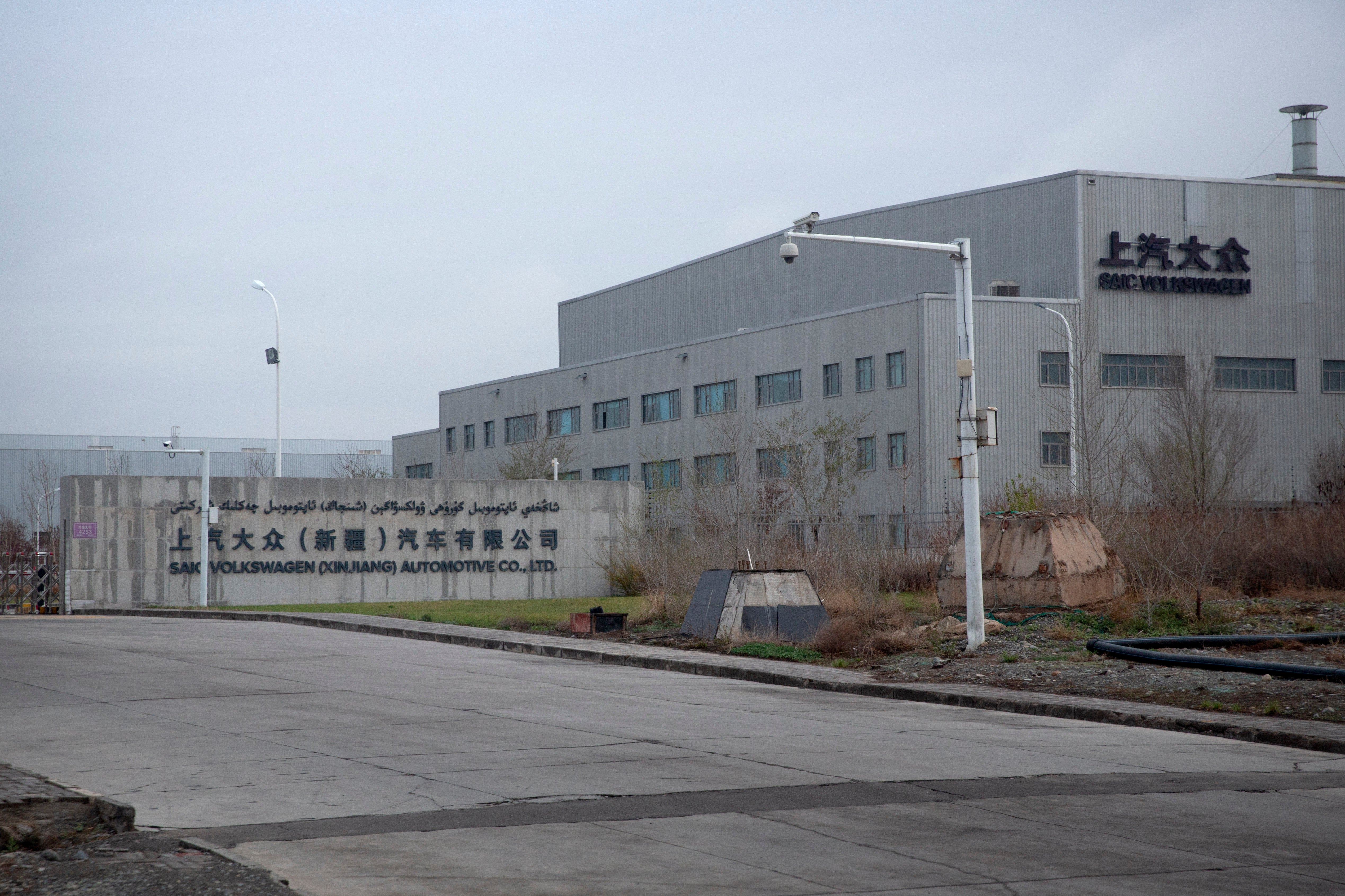 Ein Werk eines Tochterunternehmens von SAIC-Volkswagen am Rande von Urumqi, der Hauptstadt der Autonomen Region Xinjiang-Uigurien in China, am 22. April 2021.