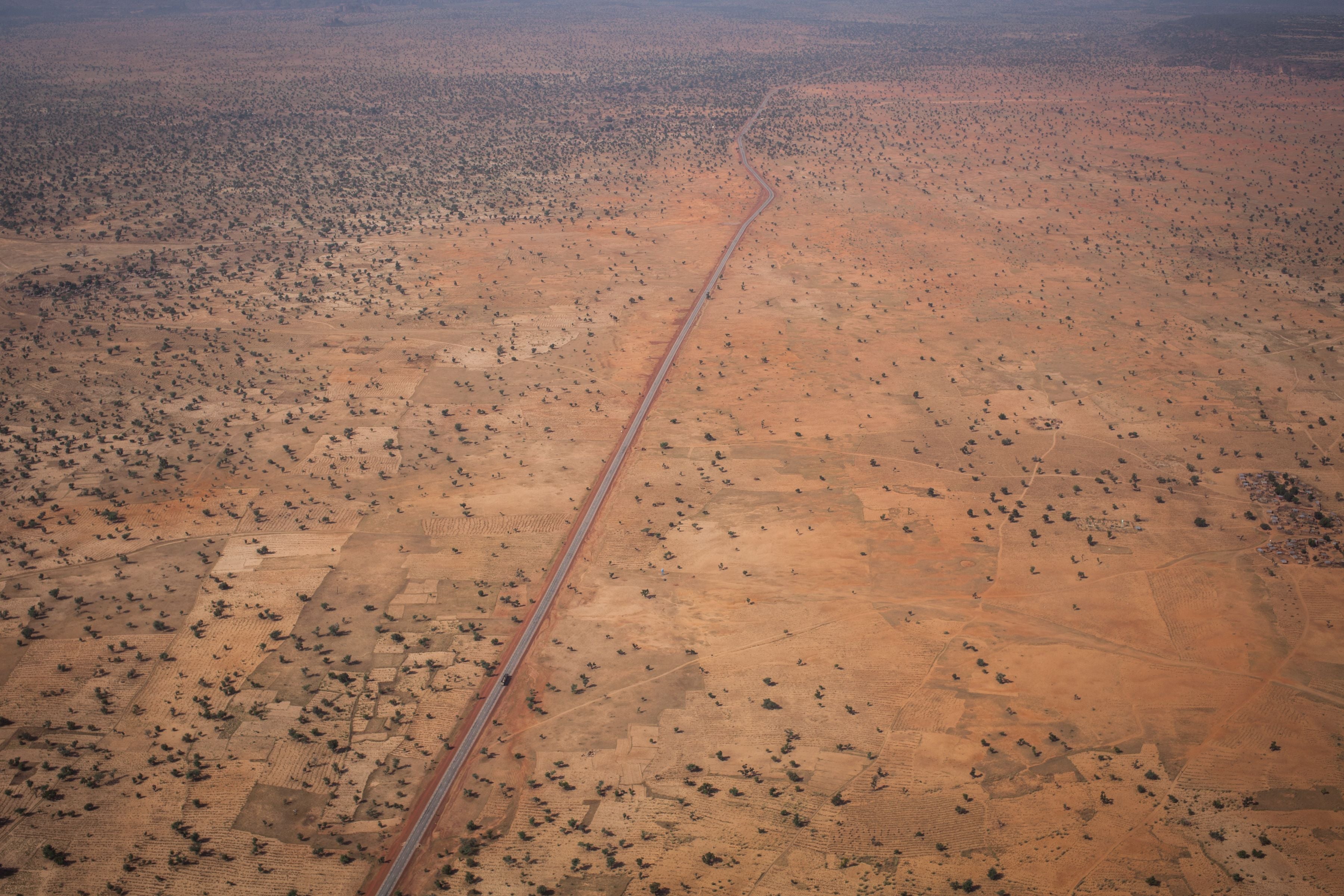 A road going from Mali to Burkina Faso