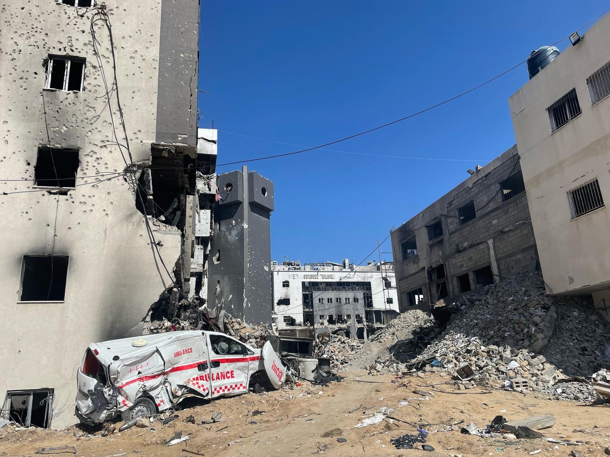 ضرر ودمار شديدان سُجِّلا في فبراير/شباط 2025 في "مجمع الشفاء الطبي"، الذي داهمته القوات الإسرائيلية في نوفمبر/تشرين الثاني 2023 ومارس/آذار 2024.