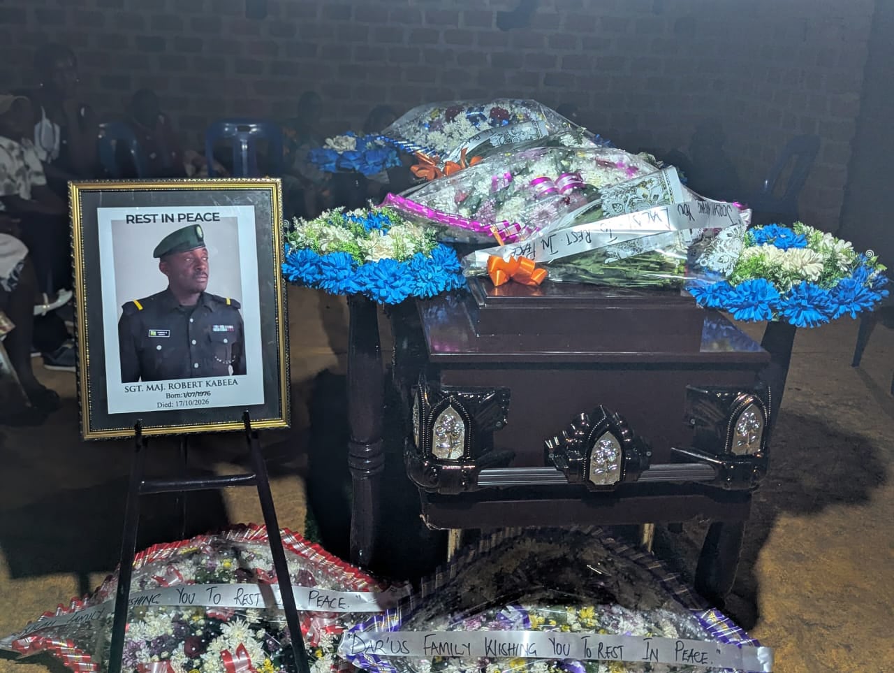 Les funérailles du sergent-major Robert Kabera le 21 octobre 2026 à Kamengo, en Ouganda.