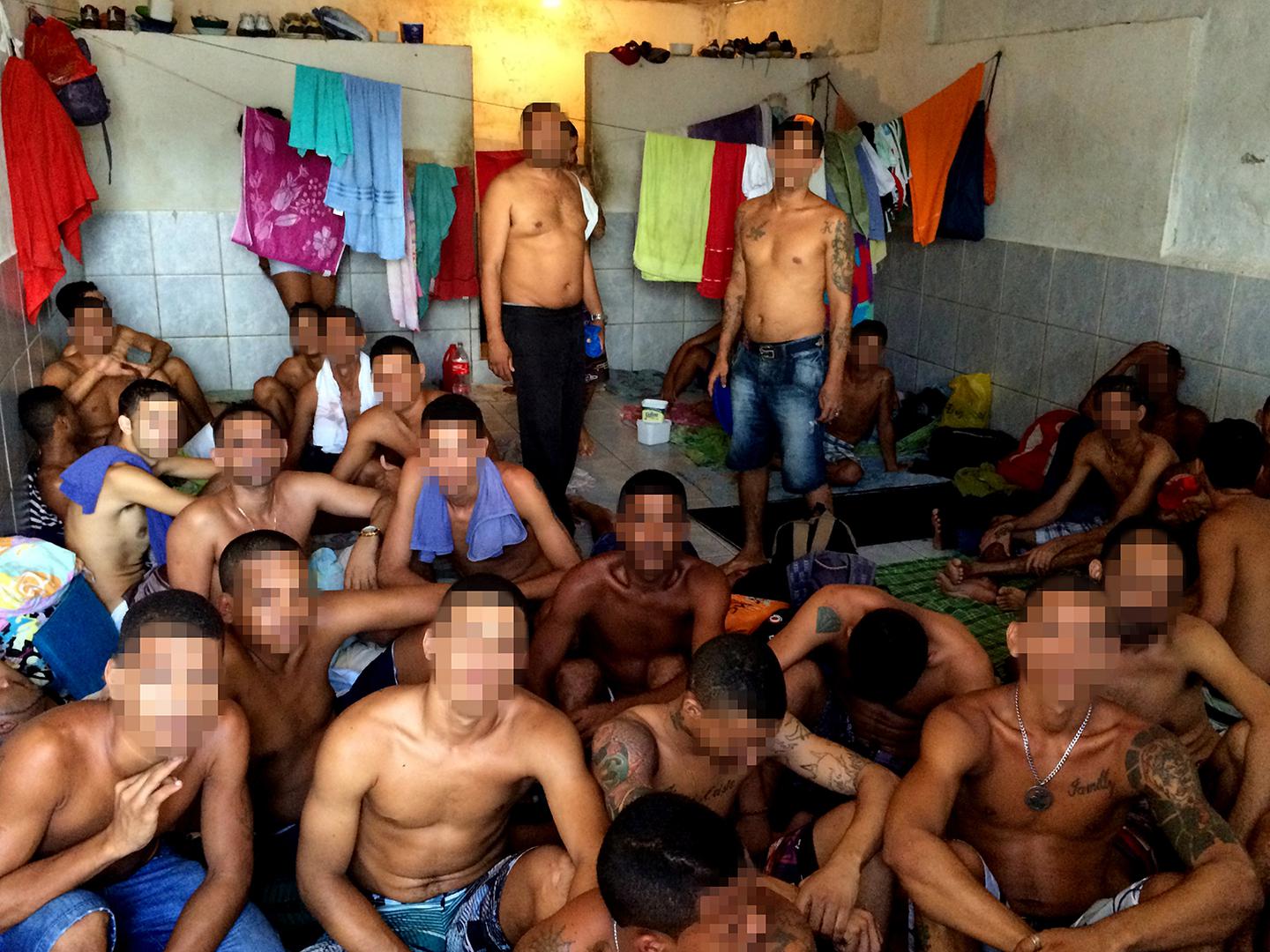 brazil prison Inmates in a windowless cell