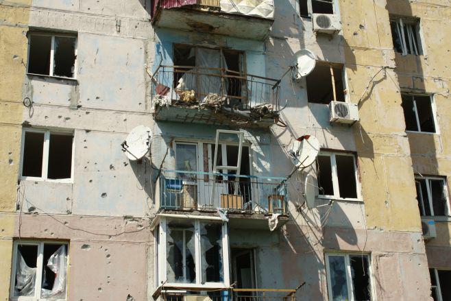 Building damaged by weapons