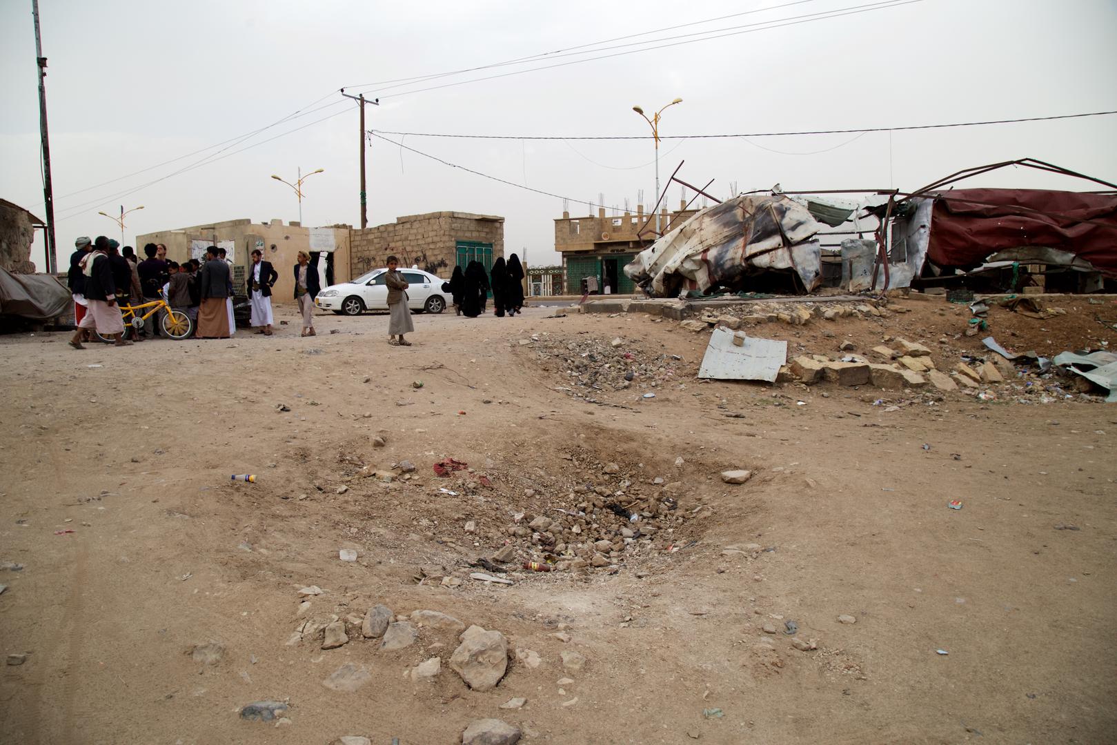 Jawb market outside the town of Amra