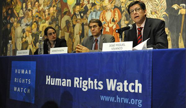 From left, Human Rights Watch's Tamara Taraciuk, Executive Director Kenneth Roth and America's Director Jose Miguel Vivanco at a report launch in Mexico. 