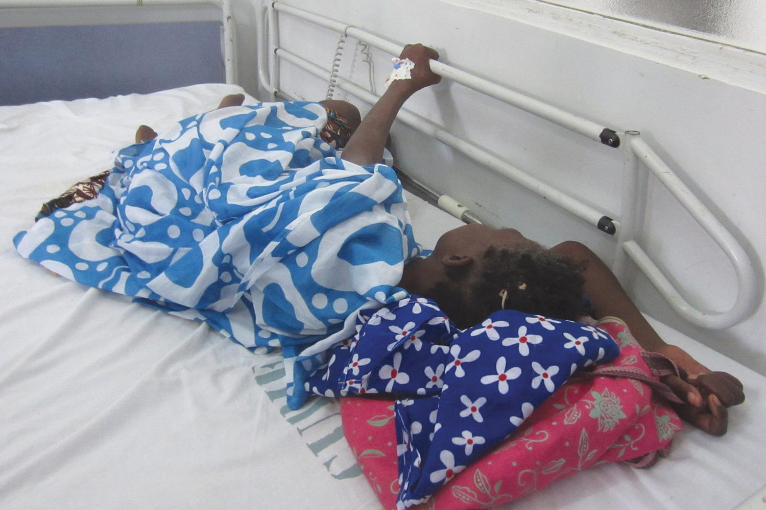 Pain Treatment In Senegal, 108×98 Duvet Cover