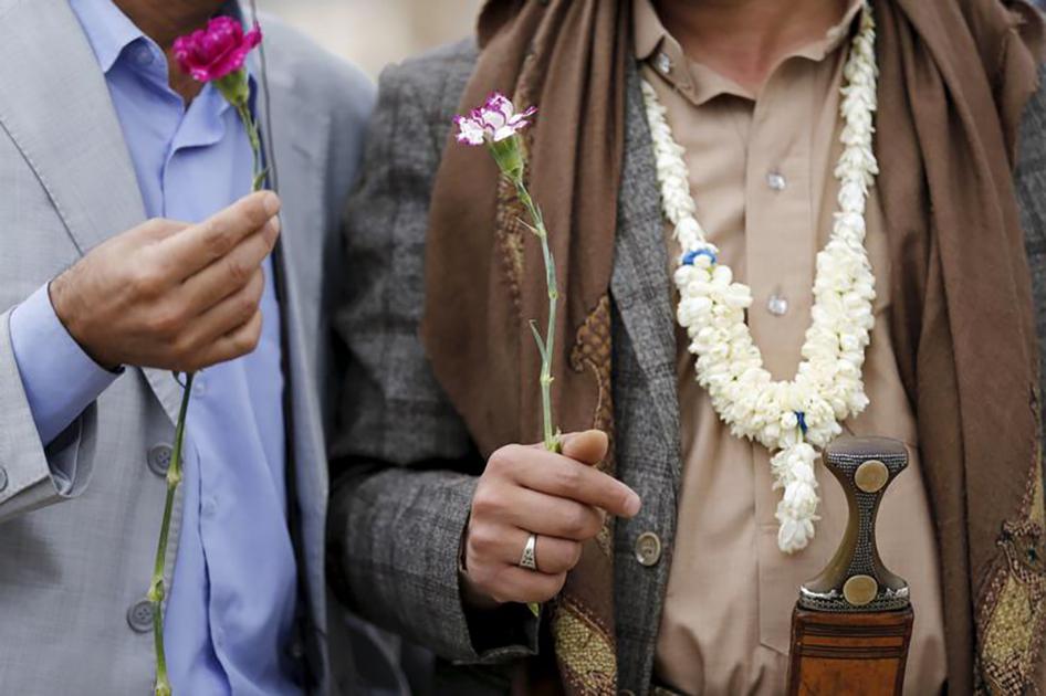 Members of the Baha’i faith demonstrate outside of a state security court in Sanaa, Yemen, April 2016 