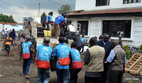 Déploiement de matériel pour l’enrôlement des électeurs à Goma, le 15 décembre 2016.