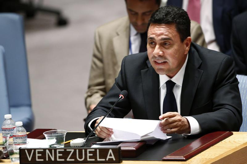 El entonces embajador de Venezuela ante las Naciones Unidas, Samuel Moncada, se dirige al Consejo de Seguridad en la sede de la ONU en Nueva York, 22 de julio de 2014.