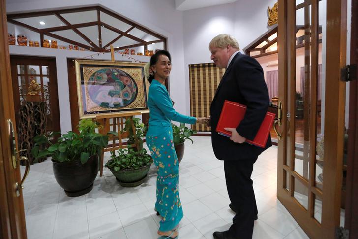 British Foreign Secretary Boris Johnson meets with Burma’s State Counsellor Aung San Suu Kyi in Naypyidaw on January 20, 2017. 