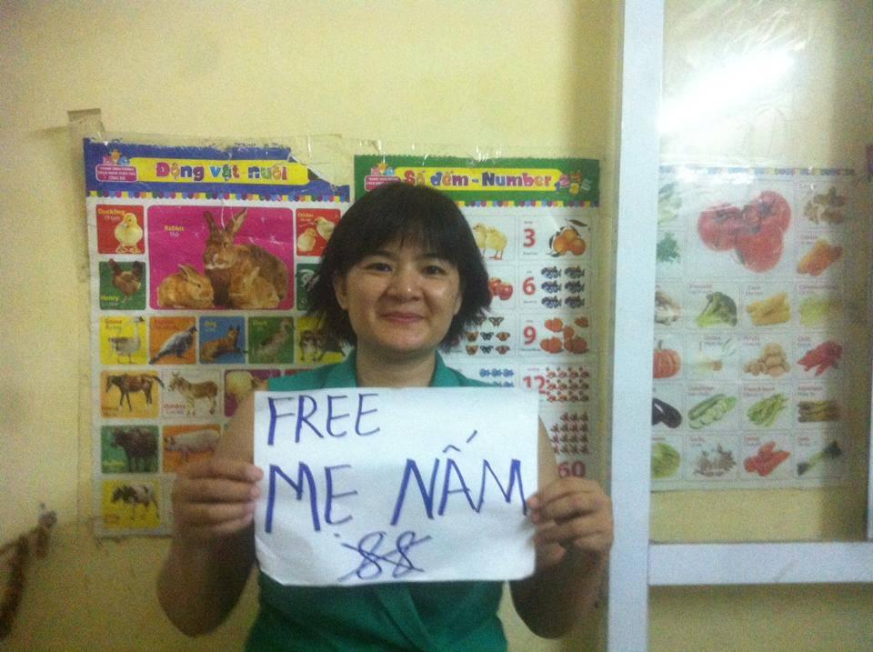 Tran Thi Nga protests against the arrest of blogger “Mother Mushroom” in October 2016.