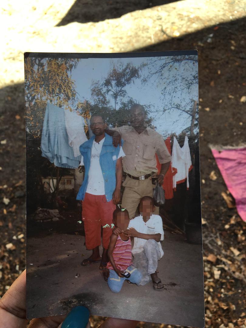 Uma foto dos irmãos José João Munera e Manuel João Munera. Os dois homens desapareceram em 16 de Abril de 2016, após se terem apresentado na esquadra de polícia da cidade da Gorongosa. 