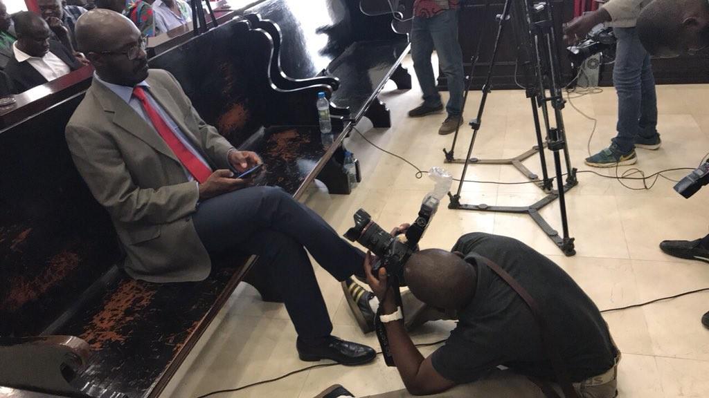 Renowned investigative journalist Rafael Marques awaits the verdict at Luanda Provincial Court. A judge found him and Mariano Bras not guilty on charges of insulting the state on July 6, 2018. © 2018 Luaty Beirao