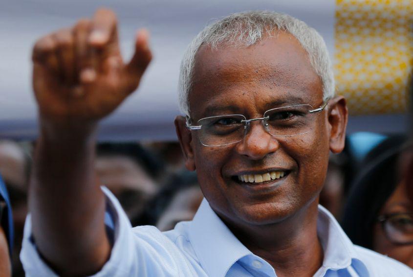 Ibrahim Mohamed Solih interacts with supporters during a gathering in Malé, Maldives, September 24, 2018.