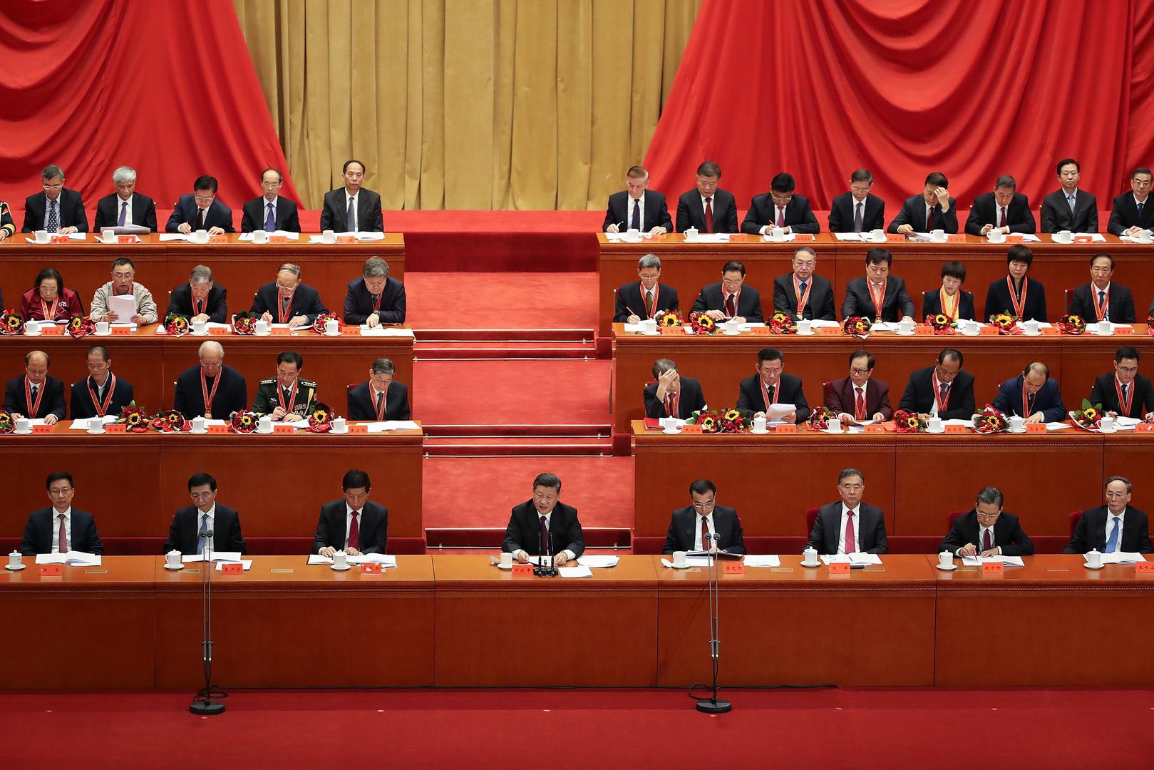 الرئيس الصيني شي جين بينغ يلقي خطابا بمناسبة "الذكرى الـ 40 للإصلاح والانفتاح" في "قاعة الشعب العظيمة" في 18 ديسمبر/كانون الأول 2018 في بكين، الصين. 