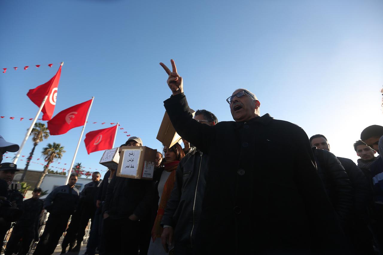 Manifestation contre les conditions sanitaires dans les hôpitaux publics tunisiens, tenue sur la place du Gouvernement à Tunis, le 12 mars 2019.
