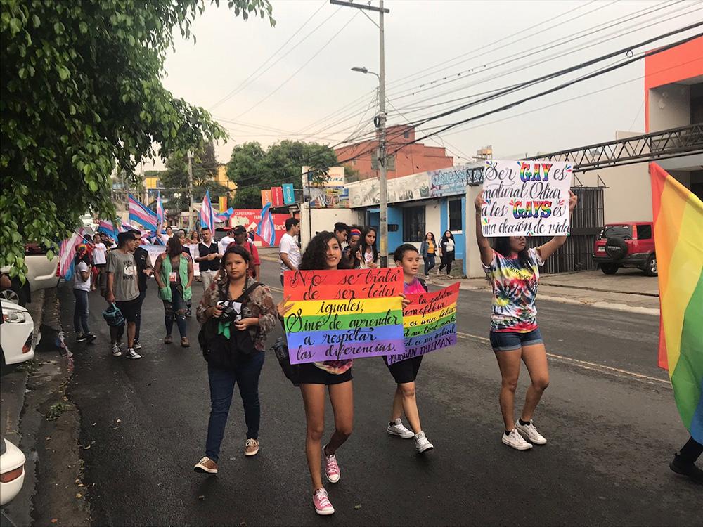 201905americas_honduras_lgbt_march_sp